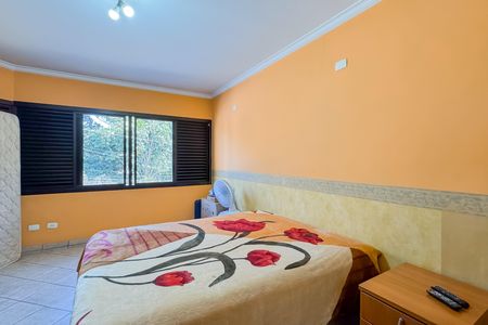 Casa à venda com 227m², 4 quartos e 4 vagasSuíte