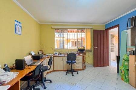 Casa à venda com 227m², 4 quartos e 4 vagasEdícula - Escritório