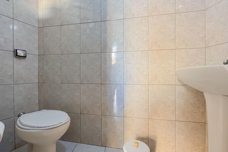 Casa à venda com 227m², 4 quartos e 4 vagasBanheiro da Área Externa