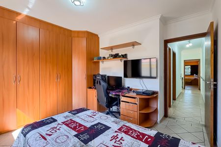 Casa à venda com 227m², 4 quartos e 4 vagasQuarto 2