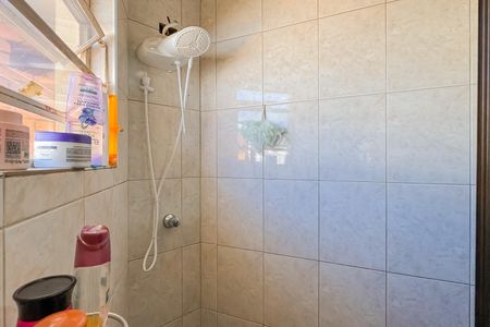 Casa à venda com 227m², 4 quartos e 4 vagasEdícula - Banheiro da Suíte