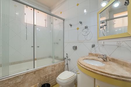 Casa à venda com 227m², 4 quartos e 4 vagasBanheiro da Suíte