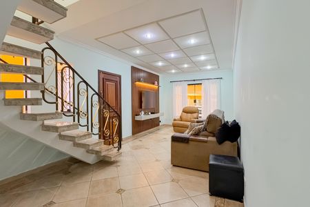 Casa à venda com 227m², 4 quartos e 4 vagasSala