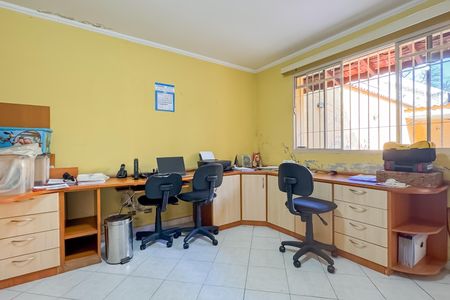 Casa à venda com 227m², 4 quartos e 4 vagasEdícula - Escritório