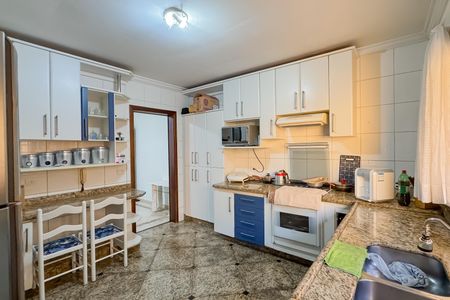 Casa à venda com 227m², 4 quartos e 4 vagasCozinha