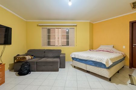 Casa à venda com 227m², 4 quartos e 4 vagasEdícula - Suíte