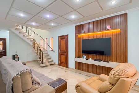 Casa à venda com 227m², 4 quartos e 4 vagasSala