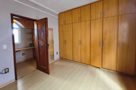 Casa à venda com 197m², 3 quartos e 1 vaga Casa à venda com 197m², 3 quartos e 1 vagaSuíte