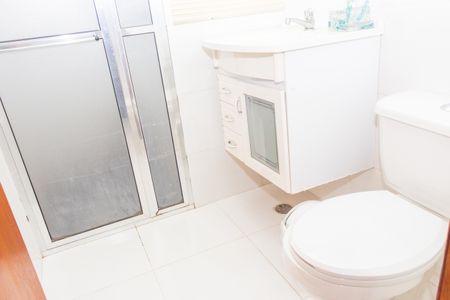 Casa à venda com 122m², 2 quartos e 1 vaga Casa à venda com 122m², 2 quartos e 1 vagaBanheiro da Suíte