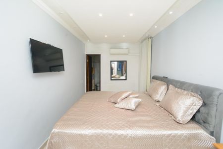 Apartamento à venda com 220m², 3 quartos e 1 vagaSuíte