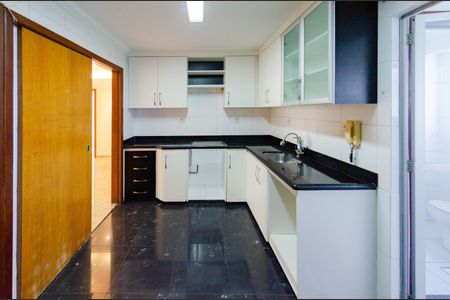 Apartamento à venda com 120m², 4 quartos e 2 vagasCozinha