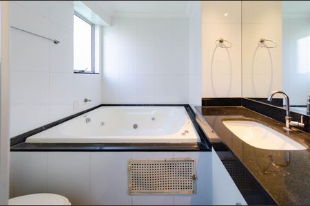 Apartamento à venda com 120m², 4 quartos e 2 vagasBanheiro Suíte 4