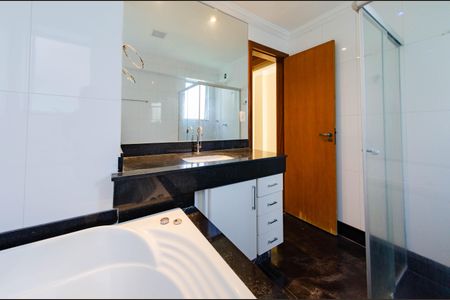 Apartamento à venda com 120m², 4 quartos e 2 vagasBanheiro Suíte 4