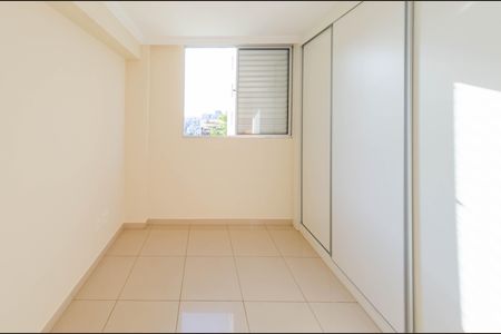 Apartamento à venda com 120m², 4 quartos e 2 vagasQuarto 2