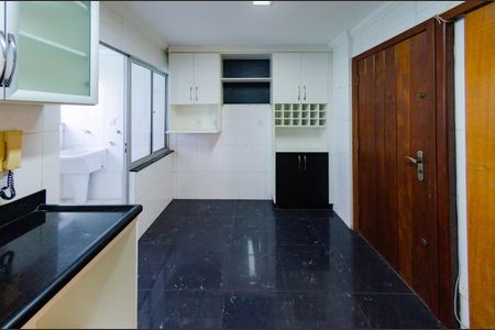 Apartamento à venda com 120m², 4 quartos e 2 vagasCozinha