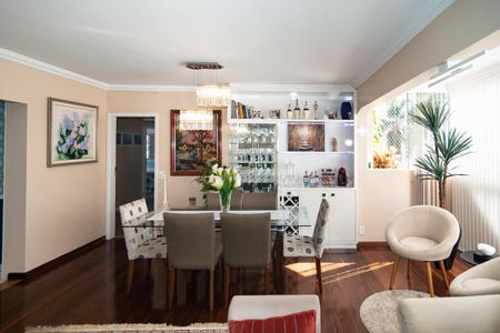 Apartamento à venda com 120m², 3 quartos e 2 vagasSala