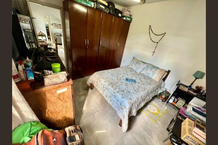 Casa à venda com 360m², 3 quartos e 3 vagas Casa à venda com 360m², 3 quartos e 3 vagasQuarto 2 - Casa 2