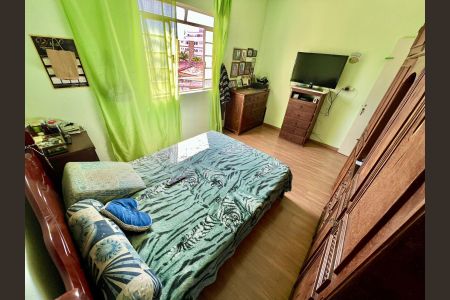 Casa à venda com 360m², 3 quartos e 3 vagas Casa à venda com 360m², 3 quartos e 3 vagasQuarto 1