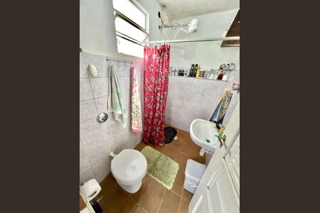 Casa à venda com 360m², 3 quartos e 3 vagas Casa à venda com 360m², 3 quartos e 3 vagasBanheiro Casa 2