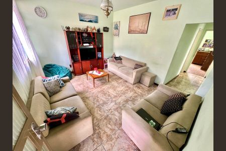 Casa à venda com 360m², 3 quartos e 3 vagas Casa à venda com 360m², 3 quartos e 3 vagasSala