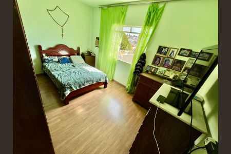 Casa à venda com 360m², 3 quartos e 3 vagas Casa à venda com 360m², 3 quartos e 3 vagasQuarto 1