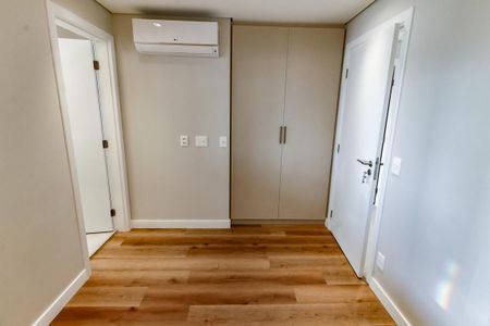 Apartamento para alugar com 142m², 3 quartos e 2 vagas Apartamento para alugar com 142m², 3 quartos e 2 vagasSuíte 2 - armário