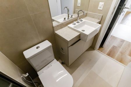 Apartamento para alugar com 142m², 3 quartos e 2 vagas Apartamento para alugar com 142m², 3 quartos e 2 vagasBanheiro da Suíte 1