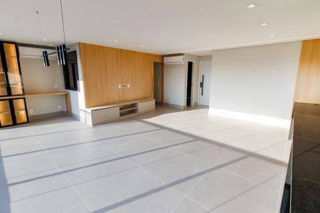 Apartamento para alugar com 142m², 3 quartos e 2 vagas Apartamento para alugar com 142m², 3 quartos e 2 vagasSala