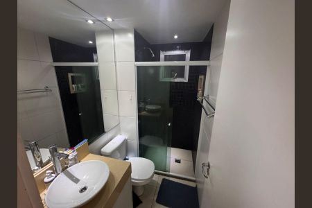 Apartamento à venda com 80m², 3 quartos e 2 vagas Apartamento à venda com 80m², 3 quartos e 2 vagasBanheiro 1