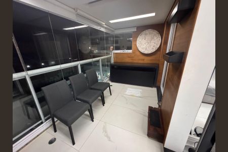 Apartamento à venda com 80m², 3 quartos e 2 vagas Apartamento à venda com 80m², 3 quartos e 2 vagasVaranda