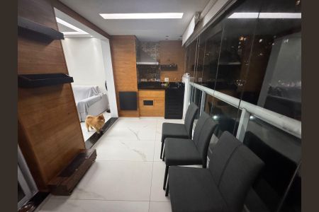 Apartamento à venda com 80m², 3 quartos e 2 vagas Apartamento à venda com 80m², 3 quartos e 2 vagasVaranda