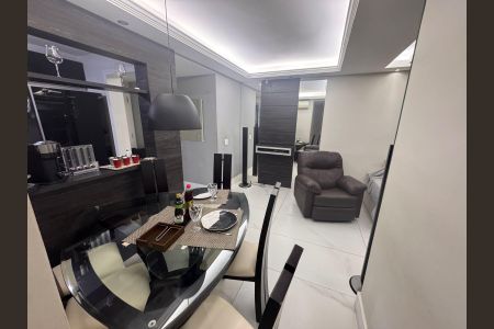 Apartamento à venda com 80m², 3 quartos e 2 vagas Apartamento à venda com 80m², 3 quartos e 2 vagasSala