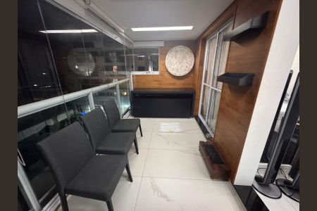 Apartamento à venda com 80m², 3 quartos e 2 vagas Apartamento à venda com 80m², 3 quartos e 2 vagasVaranda