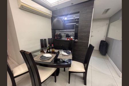 Apartamento à venda com 80m², 3 quartos e 2 vagas Apartamento à venda com 80m², 3 quartos e 2 vagasSala