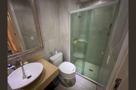 Apartamento à venda com 80m², 3 quartos e 2 vagas Apartamento à venda com 80m², 3 quartos e 2 vagasBanheiro 2