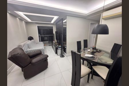Apartamento à venda com 80m², 3 quartos e 2 vagas Apartamento à venda com 80m², 3 quartos e 2 vagasSala