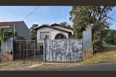 Casa à venda com 200m², 3 quartos e 3 vagas Casa à venda com 200m², 3 quartos e 3 vagasFachada