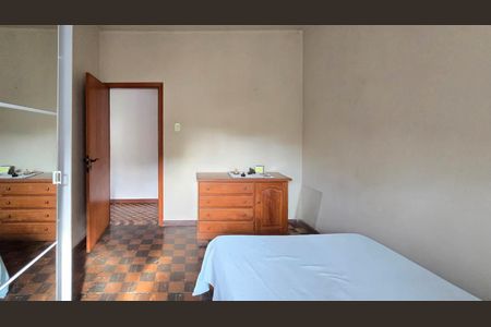 Casa à venda com 200m², 3 quartos e 3 vagas Casa à venda com 200m², 3 quartos e 3 vagasQuarto 2