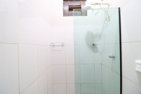 Casa para alugar com 85m², 3 quartos e 2 vagasBanheiro Social