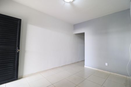 Casa para alugar com 85m², 3 quartos e 2 vagasSala