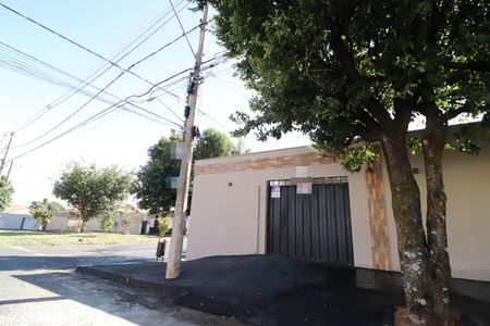 Casa para alugar com 85m², 3 quartos e 2 vagasFachada