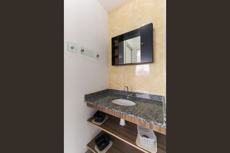 Apartamento à venda com 38m², 2 quartos e sem vaga Apartamento à venda com 38m², 2 quartos e sem vagaBanheiro Social