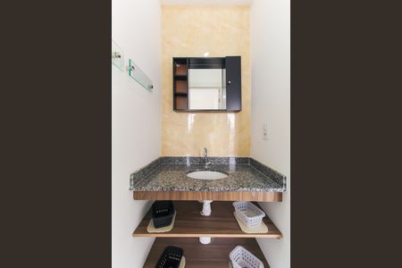 Apartamento à venda com 38m², 2 quartos e sem vaga Apartamento à venda com 38m², 2 quartos e sem vagaBanheiro Social