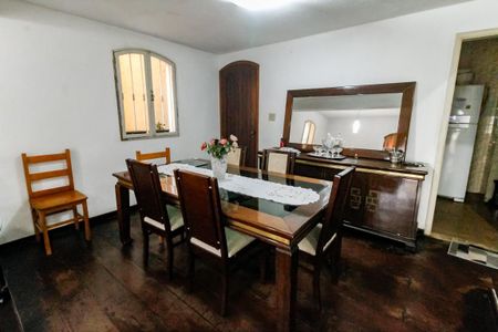 Casa de condomínio à venda com 135m², 3 quartos e 3 vagasSala