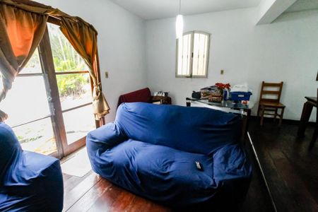 Casa de condomínio à venda com 135m², 3 quartos e 3 vagasSala