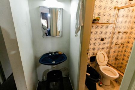 Casa de condomínio à venda com 135m², 3 quartos e 3 vagasBanheiro Social