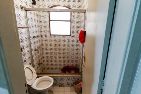 Casa de condomínio à venda com 135m², 3 quartos e 3 vagasBanheiro Social