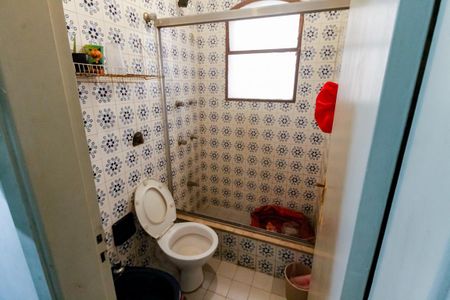 Casa de condomínio à venda com 135m², 3 quartos e 3 vagasBanheiro Social