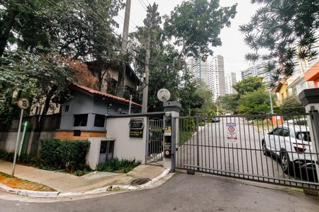 Casa de condomínio à venda com 135m², 3 quartos e 3 vagasFachada e portaria