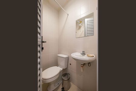 Apartamento à venda com 223m², 3 quartos e 4 vagasBanheiro de Serviço